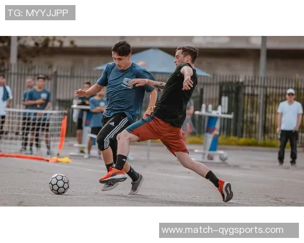 足球踩单车技巧教学视频助你轻松掌握精彩过人动作与实战应用