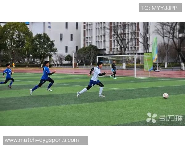 郑州四中足球队奋勇拼搏展现青春风采助力校园体育发展